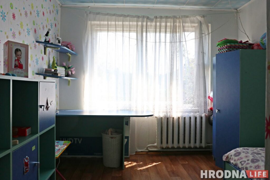 "Намекнули, что могут забрать ребенка". Гродненка, мужа которой задержали с Тихановским, сообщила о давлении