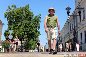 «Одевайся модно и не жалей денег на друзей и женщин». Гродненец Анатолий Пожаров про свой уличный стиль