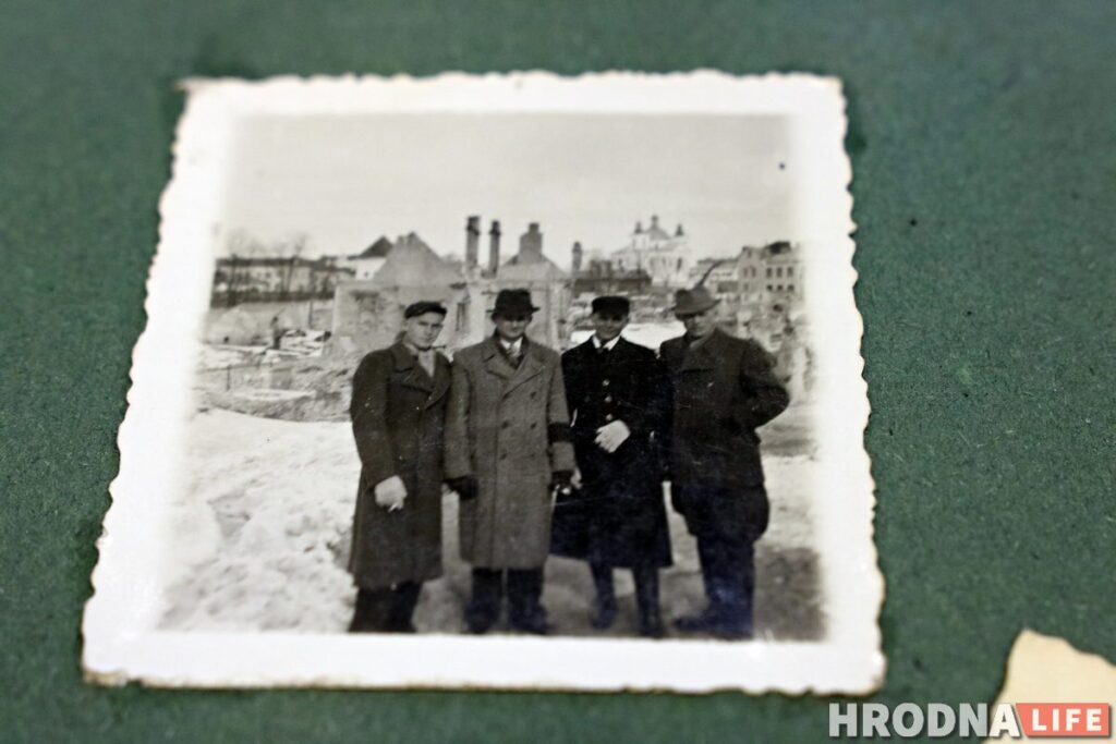 Вежа ў Румлёва і аптэка на Савецкай: у рэдакцыю Hrodna.life патрапіў яшчэ адзін альбом старых фотаздымкаў