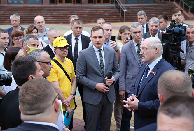 "Я ж нікога з вас не абразіў". Лукашэнка расказаў, як ставіцца да мемаў пра сябе і што знайшлі ў "Белгазпрамбанку"