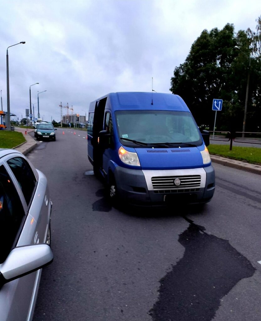 У Гродне ноччу мужчына выпаў з машыны падчас руху. Ён не выжыў