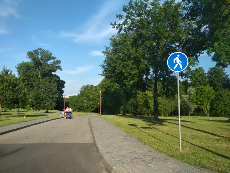 ДАІ адгукнулася на крытыку? У Каложскім парку абмежавалі хуткасць для машын