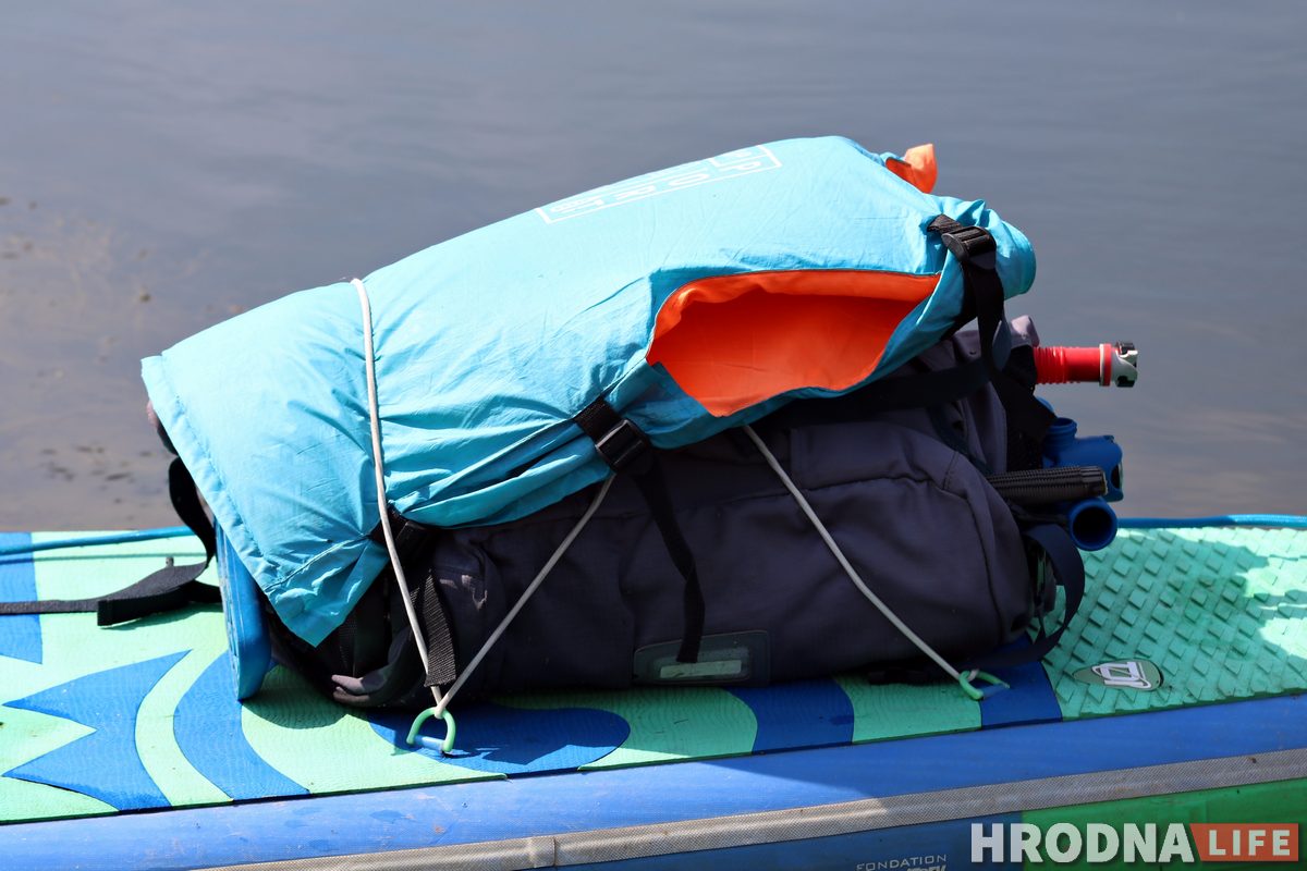 «Запытаўся ў падпісчыкаў, куды плыць». Хлопец на сапбордзе праплыў па Нёмане 450 км за 12 дзён