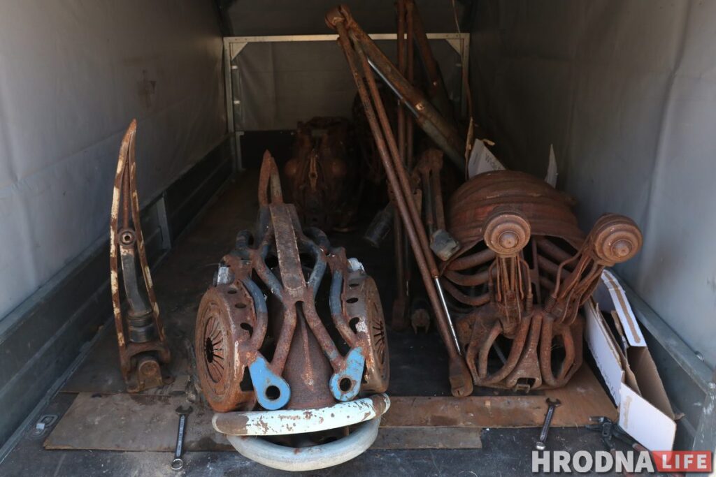 К фестивалю уличного искусства в центре Гродно устанавливают новые арт-объекты