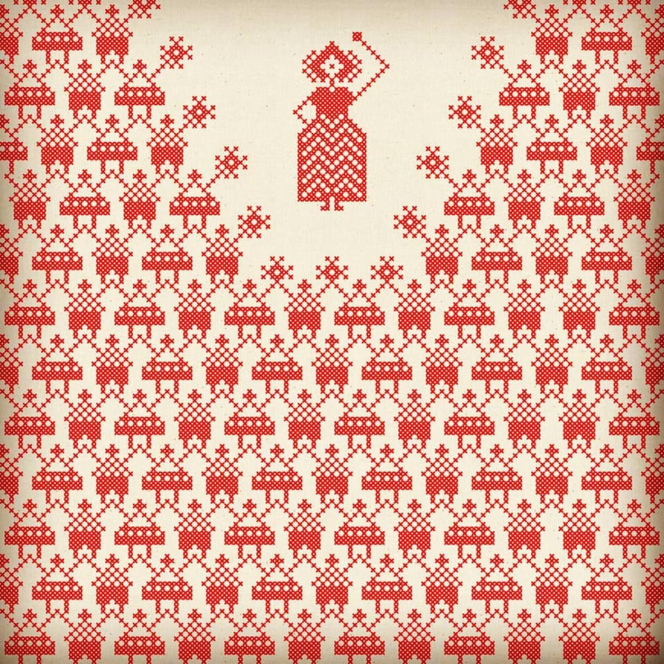 Художница из Гродно “вышила” сюжеты белорусских протестов. Там есть не только автозаки