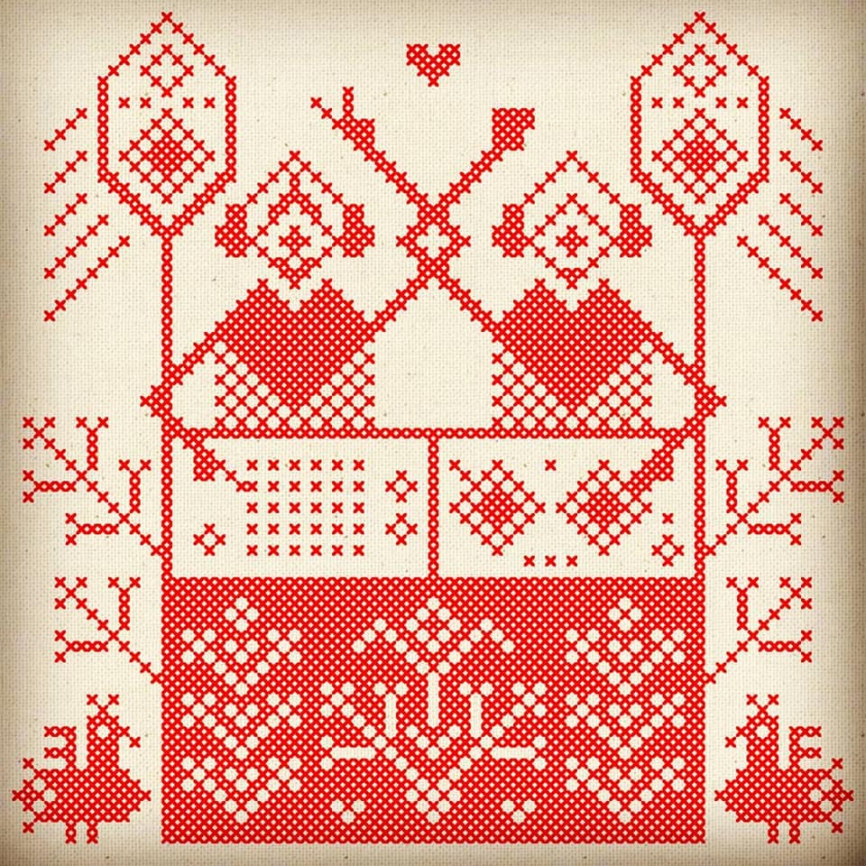 Художница из Гродно “вышила” сюжеты белорусских протестов. Там есть не только автозаки