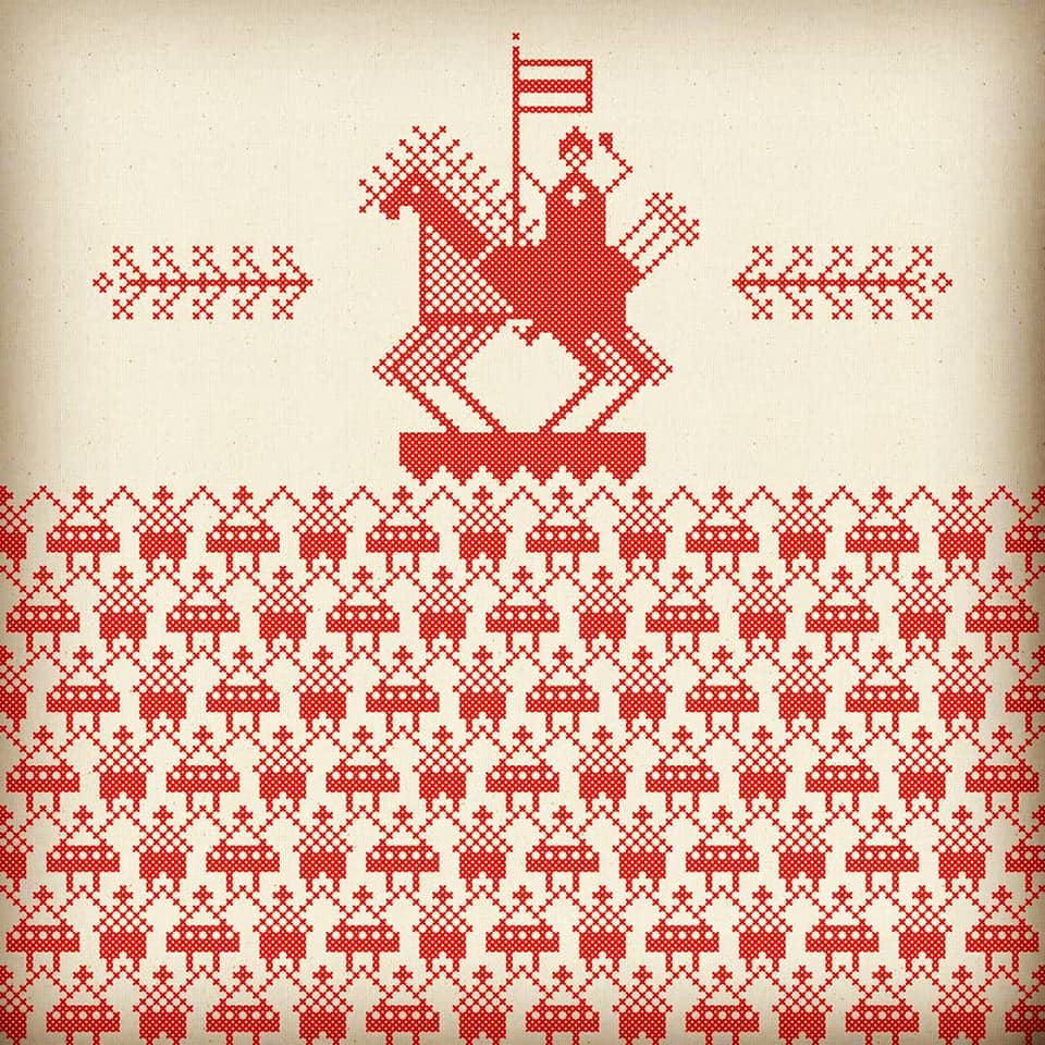 Художница из Гродно “вышила” сюжеты белорусских протестов. Там есть не только автозаки