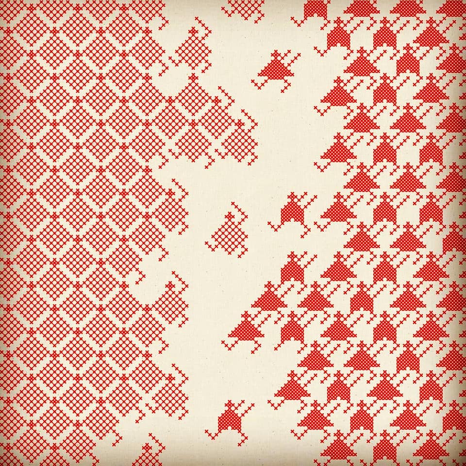 Художница из Гродно “вышила” сюжеты белорусских протестов. Там есть не только автозаки