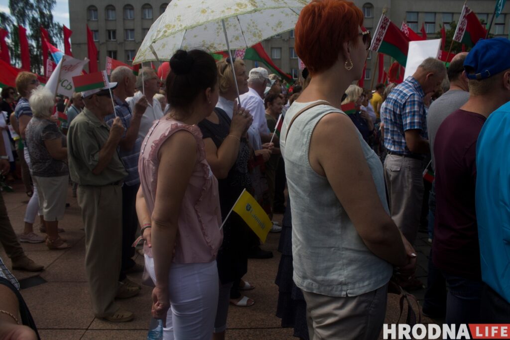 “Страну не отдадим”. Как в Гродно прошел митинг за Лукашенко