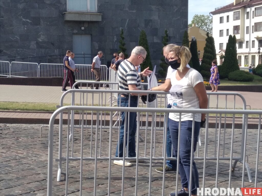 “Страну не отдадим”. Как в Гродно прошел митинг за Лукашенко
