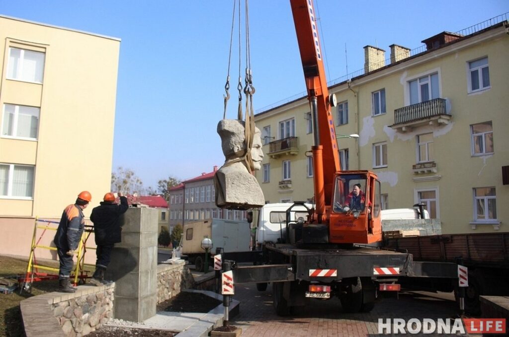 Нашчадкі Чапаева просяць Лукашэнку перадаць у Расію дэмантаваны ў Гродне помнік