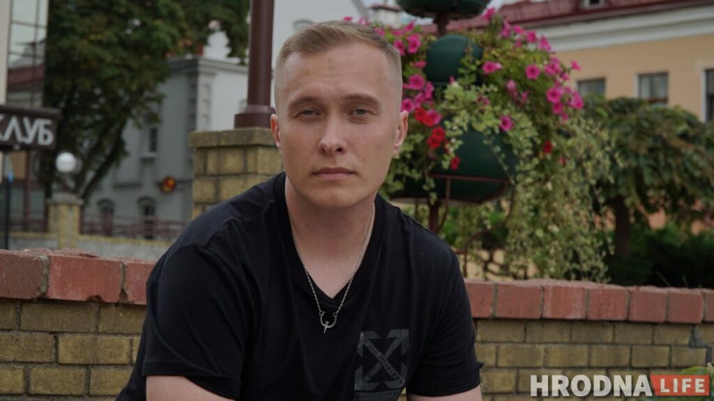 «Фашысты ў кіно — ветлівыя людзі па параўнанні з імі». Бармэн з Гродна, — пра 14 гадзін пасля сустрэчы з АМАПам