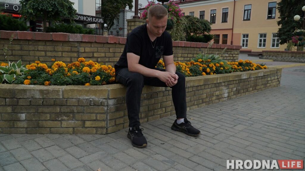 «Фашысты ў кіно — ветлівыя людзі па параўнанні з імі». Бармэн з Гродна, — пра 14 гадзін пасля сустрэчы з АМАПам