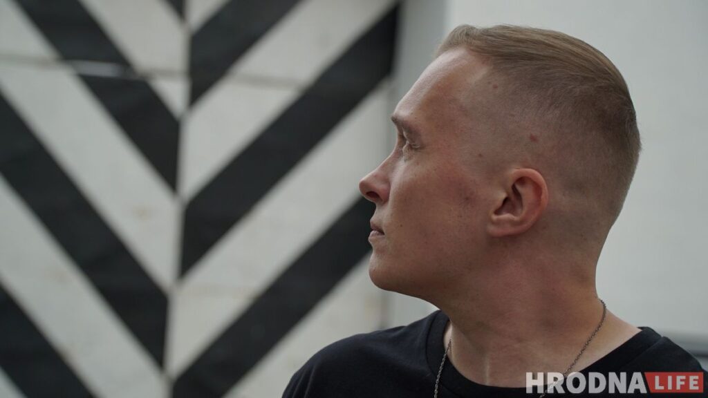 «Фашысты ў кіно — ветлівыя людзі па параўнанні з імі». Бармэн з Гродна, — пра 14 гадзін пасля сустрэчы з АМАПам