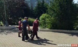 Наблюдателя вынесли с участка на носилках: ему стало плохо после беседы с председателем комиссии