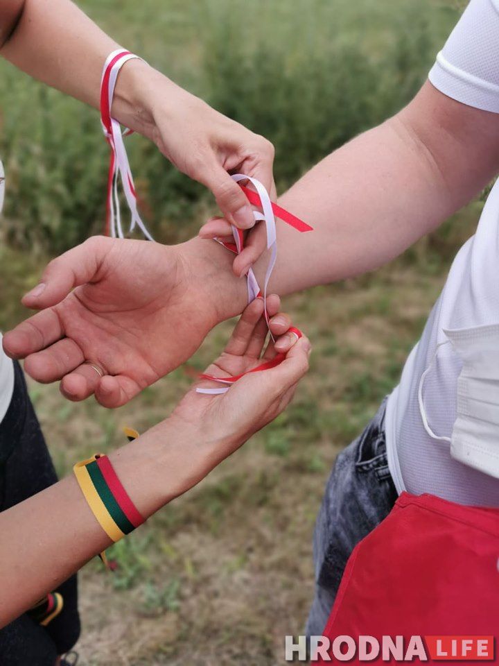 Жывы ланцуг у 50 000 чалавек злучыў Літву і Беларусь