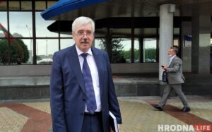 Владимир Караник приехал на встречу с работниками "Гродно Азот". Прессу не пустили