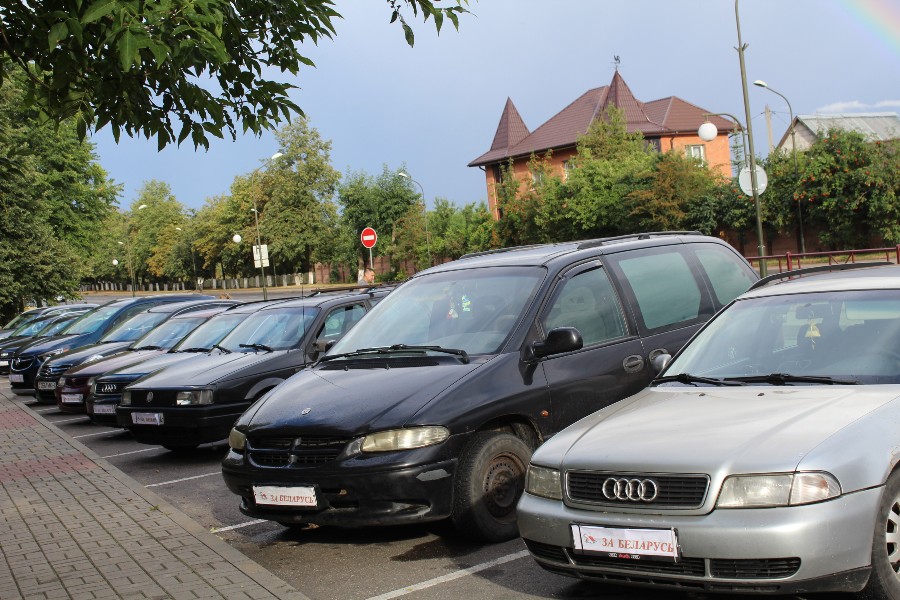 У Лідзе прайшоў аўтапрабег работнікаў МНС на машынах са схаванымі нумарамі