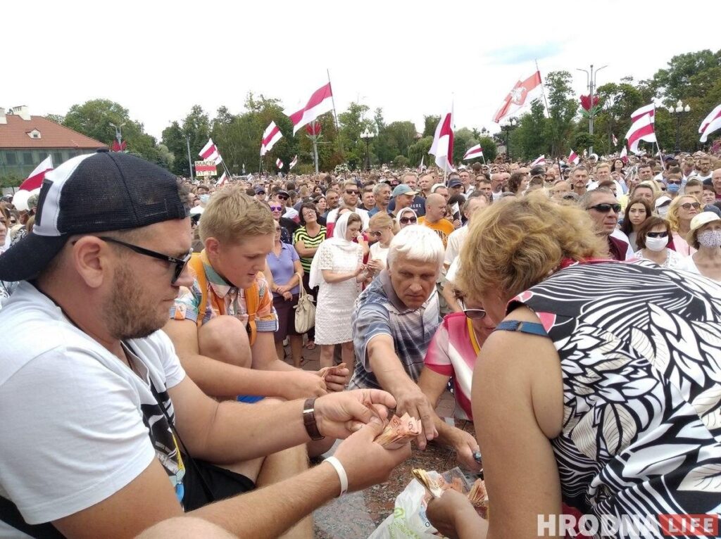 Два тыдні пратэстаў: 12 000 гродзенцаў выйшлі на мітынг
