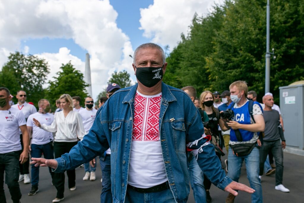 «Необязательно быть сильным». Как гродненцы охраняли пикет Тихановской и не только
