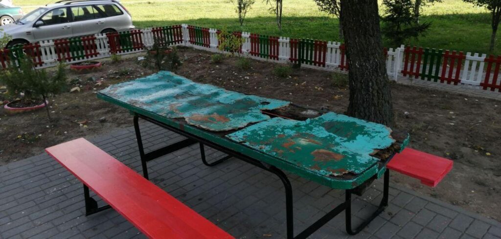 "Нечего бояться, мы же не злодеи". Как закончился спор за бело-красно-белый дворик в Гродно