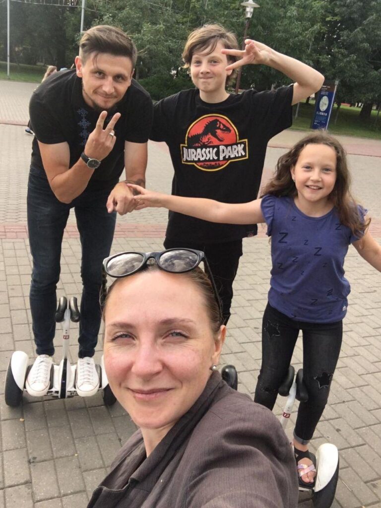 «Сказать, что я плохая мать - это сказать, что солнце выключили». Директор гродненского хосписа, — о давлении школы на ее ребенка