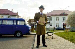 «Обрезали волосы и распылили баллончик в лицо». Как задерживали гродненца, который вступился за азотовцев