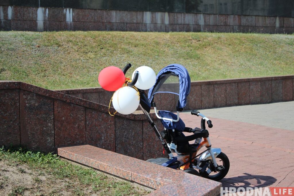 Могут ли родителей, которым угрожают СОП за участие в протестах, лишить детей? Объясняет специалист