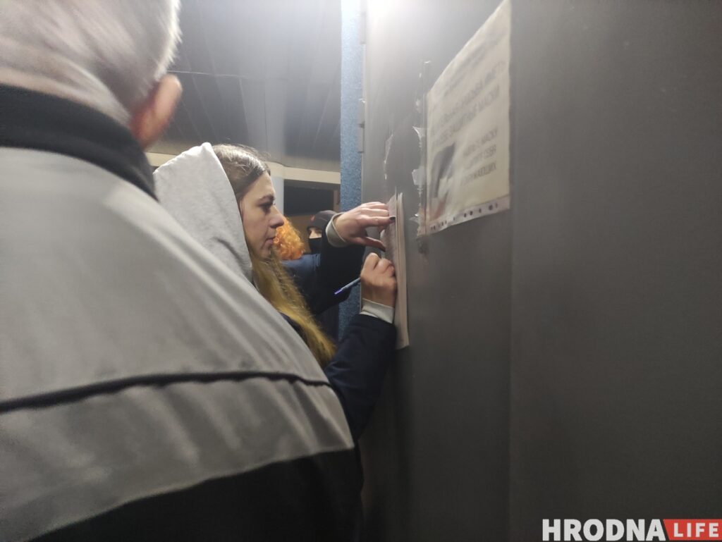 Гродно 25 октября: вытаскивали из автомобилей, “помечали” задержанных, забирали 14-летних