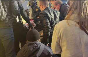 УВД о пострадавшем на акции протеста: не удержал равновесия и разбил себе голову