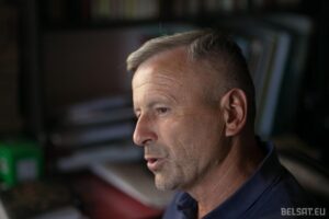 Алеся Кравцевича оставили в изоляторе. Как его поддержали ученые и люди культуры Алеся Кравцевича оставили в изоляторе. Как его поддержали ученые и люди культуры