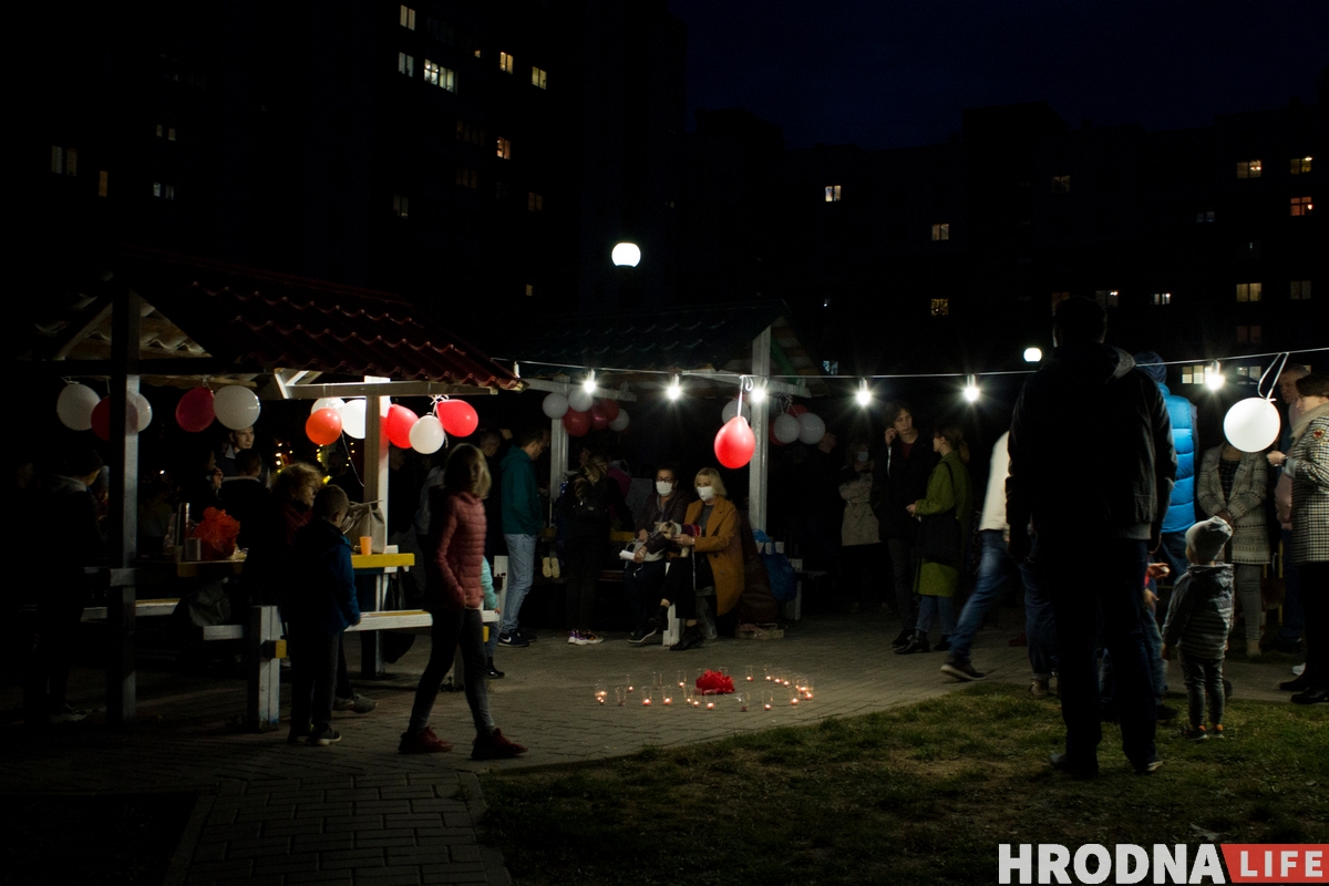 Гродзенцы зладзілі дваровы фестываль да Дня маці. Да іх прыехала міліцыя