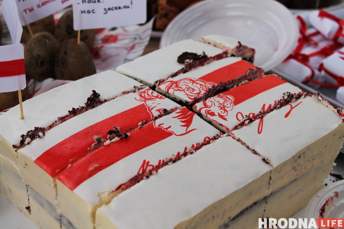 Гродзенцы зладзілі дваровы фестываль да Дня маці. Да іх прыехала міліцыя