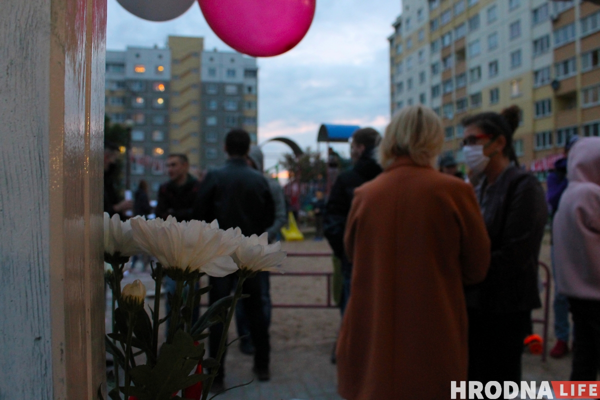 Гродзенцы зладзілі дваровы фестываль да Дня маці. Да іх прыехала міліцыя
