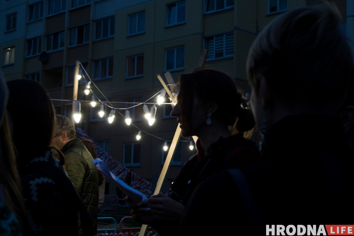 Гродзенцы зладзілі дваровы фестываль да Дня маці. Да іх прыехала міліцыя