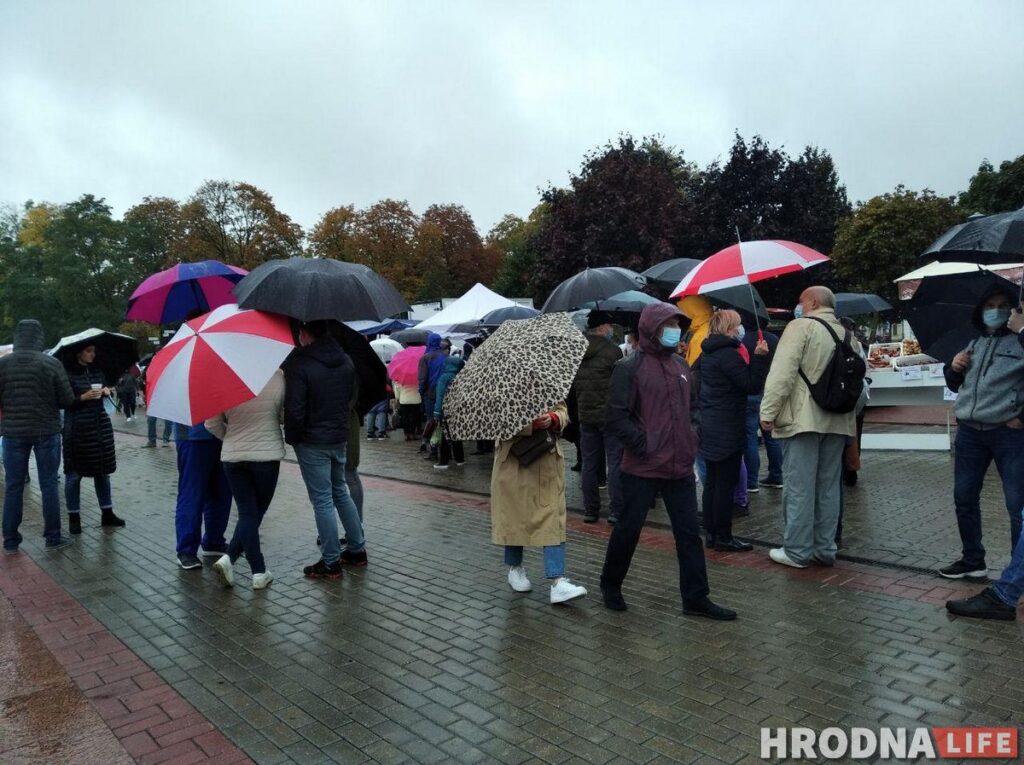 Ярмарка с ОМОНом: в Гродно задержали журналистов