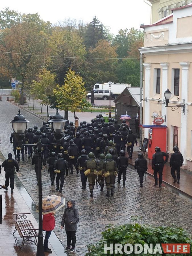 Ярмарка с ОМОНом: в Гродно задержали журналистов