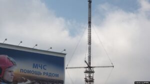 Сотрудник «Азота» рассказал, как они с коллегой повесили флаг на гродненскую телевышку