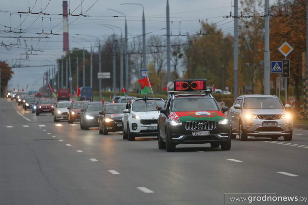 Скорую помощь в Гродно не сразу пропустили во время автопробега "За Беларусь". Что говорит ГАИ Скорую помощь в Гродно не сразу пропустили во время автопробега "За Беларусь". Что говорит ГАИ