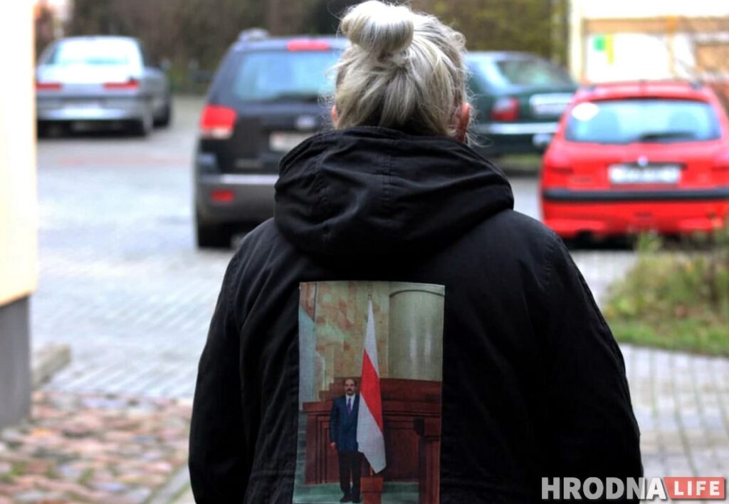 «Я ненавижу вранье». Гродненка напомнила Лукашенко, под каким флагом он принимал присягу