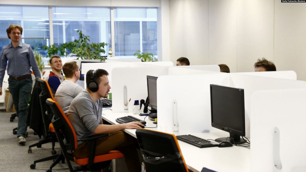 "Несколько генераций специалистов исчезнут из Беларуси». Президент EPAM о возможных последствиях политического кризиса "Несколько генераций специалистов исчезнут из Беларуси». Президент EPAM о возможных последствиях политического кризиса