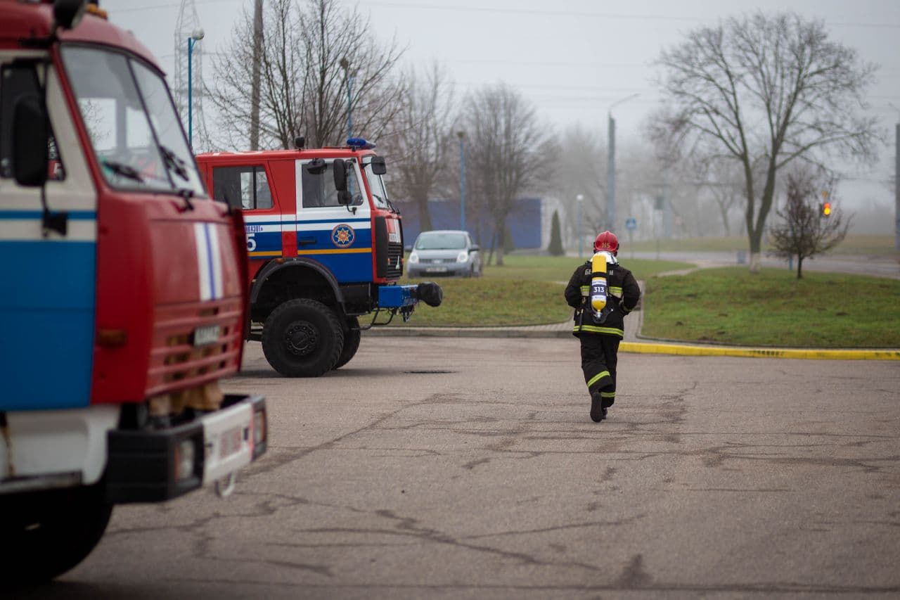 Спасатель из Гродно в полном снаряжении принял участие в «Пробеге трезвости»