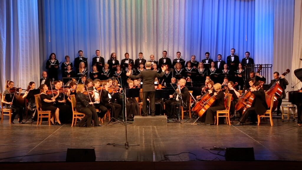 Готовы слушать классику даже в масках. Первый в 2021 году концерт гродненской капеллы прошел с аншлагом