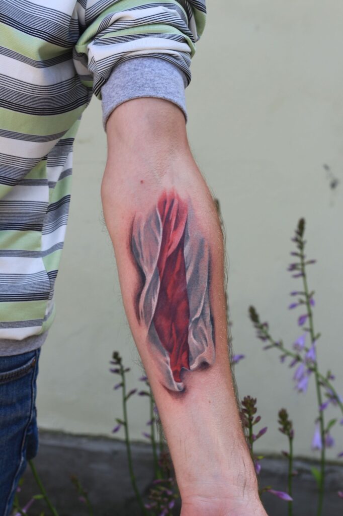 Уцякаць, зводзіць ці набіць яшчэ адну. Уладальнікі БЧБ-татуіровак, — пра магчымае прызнанне такой сімволікі экстрэмісцкай