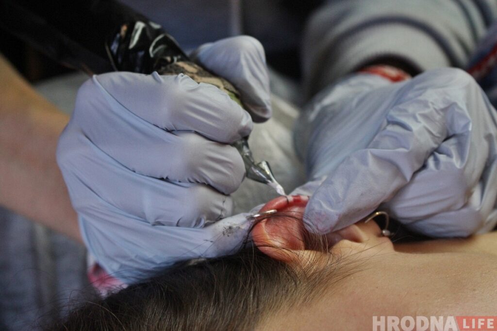 Уцякаць, зводзіць ці набіць яшчэ адну. Уладальнікі БЧБ-татуіровак, — пра магчымае прызнанне такой сімволікі экстрэмісцкай