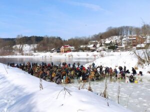 Рыбаки на реке Неман возле гродненского порта 21 февраля