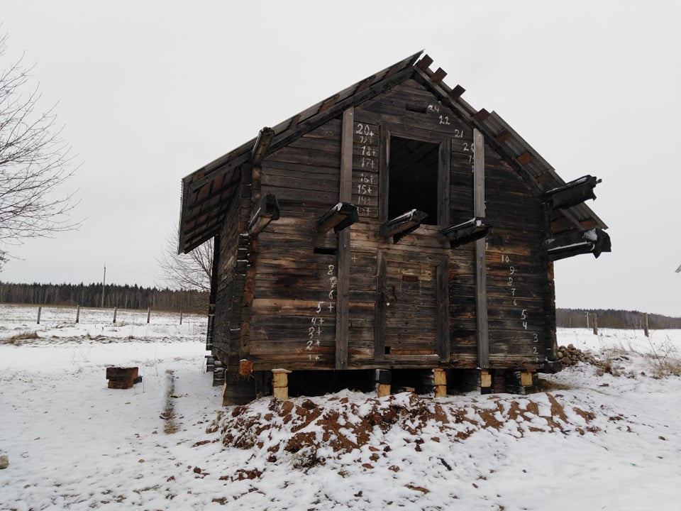 “Очередной разборки-сборки не переживет”. Под Гольшанами сносят старинные дома в агроусадьбе