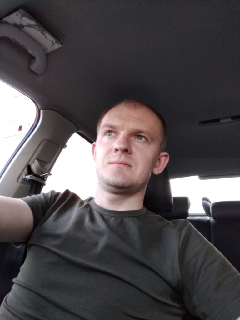 «Толькі адзін выбар — бегчы». Таксіст з Гродна распавёў, чаму не прыйшоў у суд і як апынуўся ў Літве