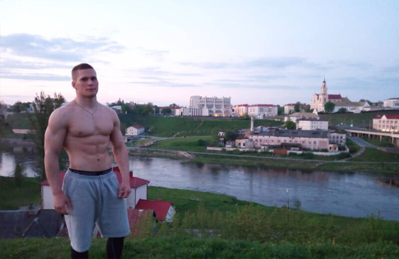 Трэнаваўся ў гіпсе і ўсіх перамог. Захар Дзмітрычэнка з Гродна стаў найлепшым бодзібілдэрам Беларусі