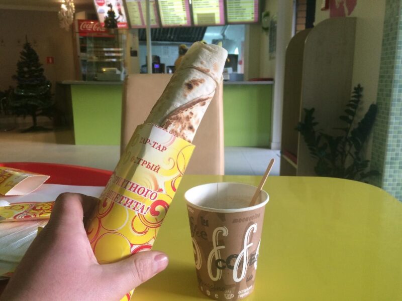 Начинал с мытья посуды в Англии, а потом создал "Колобки": история первого фастфуда в Гродно